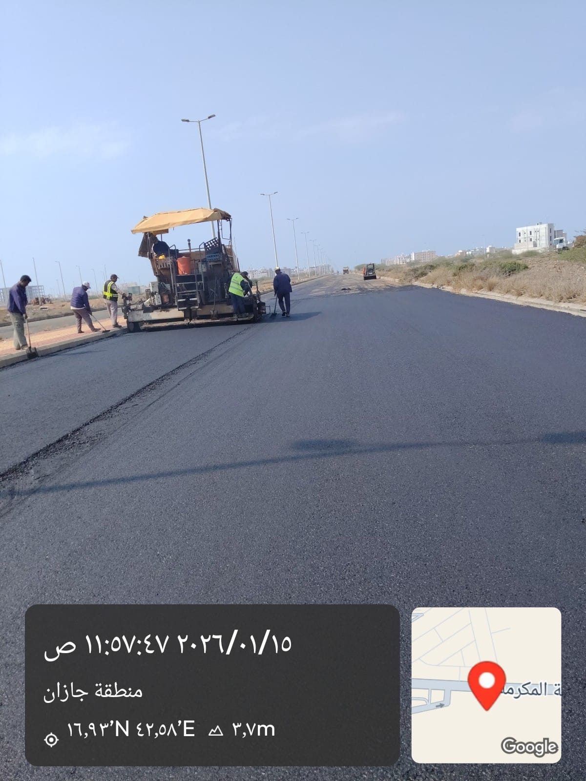 ????️ مقاول أسفلت معتمد بجازان وكافة المحافظات - جودة تبيض الوجه! ????️ هل تبحث عن رصف أسفلت يدوم طويلاً وشغل نظيف ومضمون؟ ????️ نحن نضع خبرتنا بين يديك لتنفيذ كافة أعمال السفلتة في منطقة جازان بكافة محافظاتها: ???? (جازان - صبيا - أبو عريش - بيش - صامطة - أحد المسارحة - العيدابي - الحقو) ⛰️ تخصص خاص للمناطق الجبلية: (فيفاء - الداير - هروب - الريث) نقدم لكم خدماتنا لـ: ✅ سفلتة الأحواش المنزلية والاستراحات. ✅ رصف مواقف السيارات والمستودعات والمصانع. ✅ تنفيذ المخططات السكنية والطرق الزراعية. ✅ ترميم الأسفلت القديم ومعالجة الحفر والتشققات. لماذا تختارنا؟ ???? معدات حديثة (رصاصات، فرادات، وقلابات). ???? دقة في الميول لتصريف مياه الأمطار (خاصة في فيفاء والداير). ???? أسعار منافسة وسرعة في التنفيذ