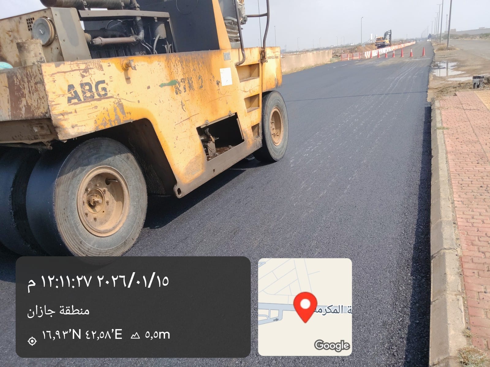 ????️ مقاول أسفلت معتمد بجازان وكافة المحافظات - جودة تبيض الوجه! ????️ هل تبحث عن رصف أسفلت يدوم طويلاً وشغل نظيف ومضمون؟ ????️ نحن نضع خبرتنا بين يديك لتنفيذ كافة أعمال السفلتة في منطقة جازان بكافة محافظاتها: ???? (جازان - صبيا - أبو عريش - بيش - صامطة - أحد المسارحة - العيدابي - الحقو) ⛰️ تخصص خاص للمناطق الجبلية: (فيفاء - الداير - هروب - الريث) نقدم لكم خدماتنا لـ: ✅ سفلتة الأحواش المنزلية والاستراحات. ✅ رصف مواقف السيارات والمستودعات والمصانع. ✅ تنفيذ المخططات السكنية والطرق الزراعية. ✅ ترميم الأسفلت القديم ومعالجة الحفر والتشققات. لماذا تختارنا؟ ???? معدات حديثة (رصاصات، فرادات، وقلابات). ???? دقة في الميول لتصريف مياه الأمطار (خاصة في فيفاء والداير). ???? أسعار منافسة وسرعة في التنفيذ